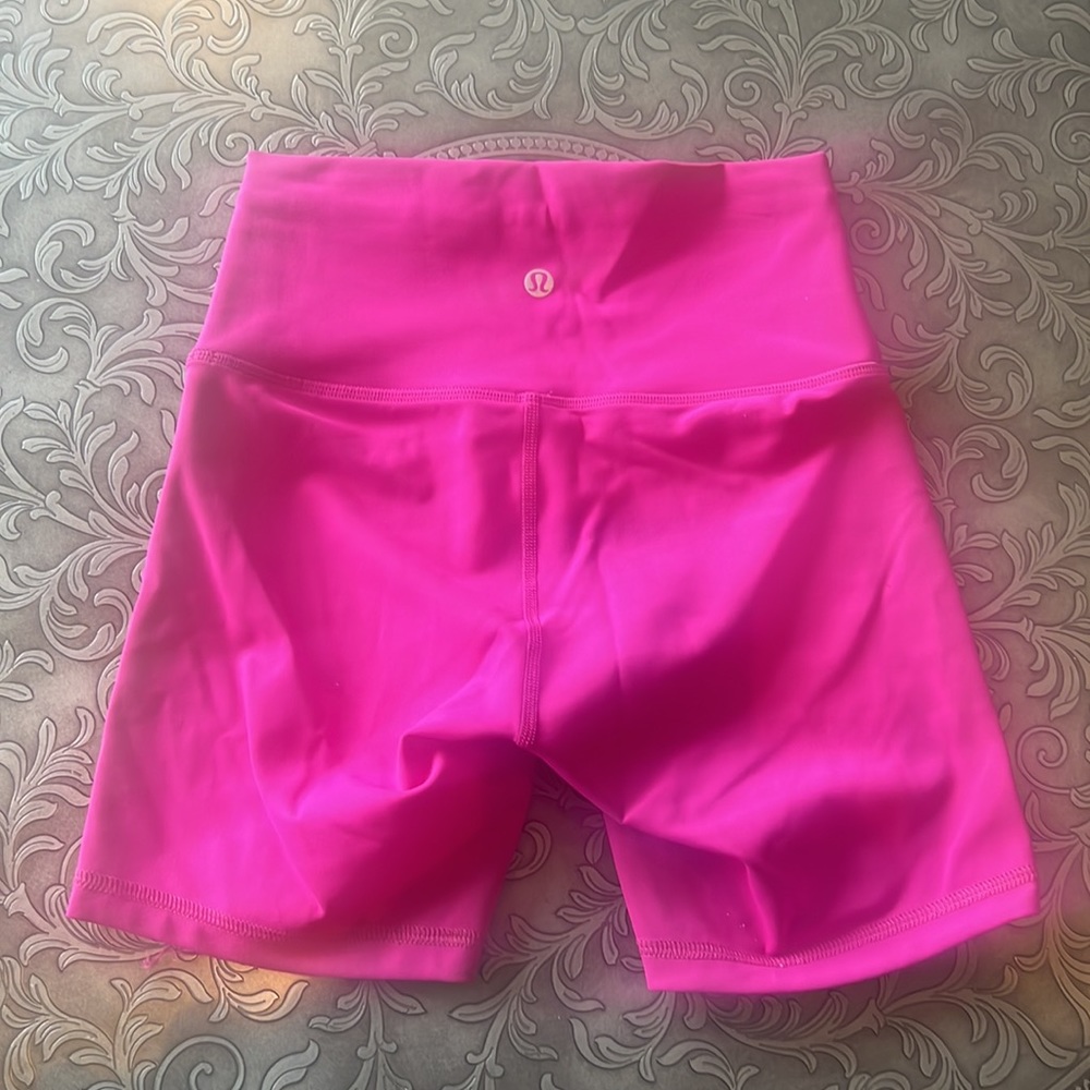 NWOT ๐ Lululemon Ripened Raspberry Wunder Train High Rise Short 6โ Size 4 - Picture 3 of 8